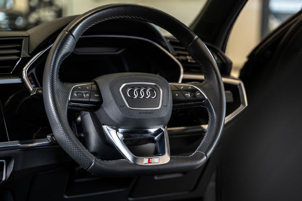 2022-Audi-Q3-Sportback-20-TFSI-quattro-Auto-S-Line-40-TFSI image:7