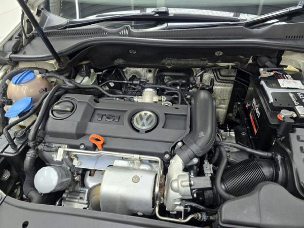 2012-Volkswagen-Golf-VI-14-TSI-Comfortline-Auto image:19