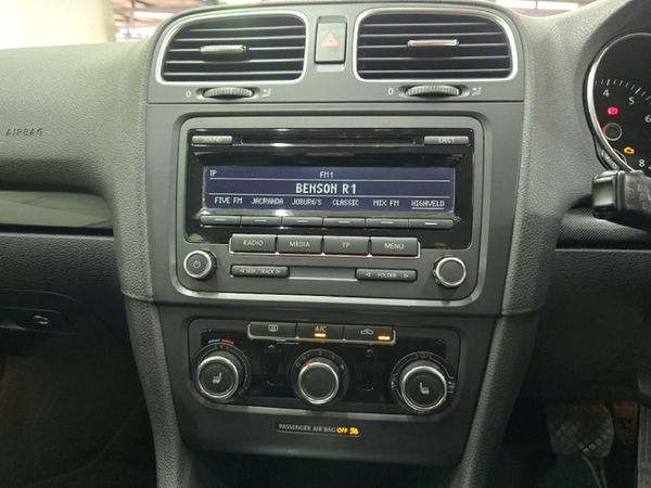 2012-Volkswagen-Golf-VI-14-TSI-Comfortline-Auto image:8