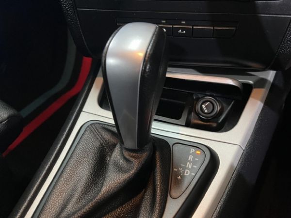 2011-BMW-1-Series-125i-Convertible-Auto image:14