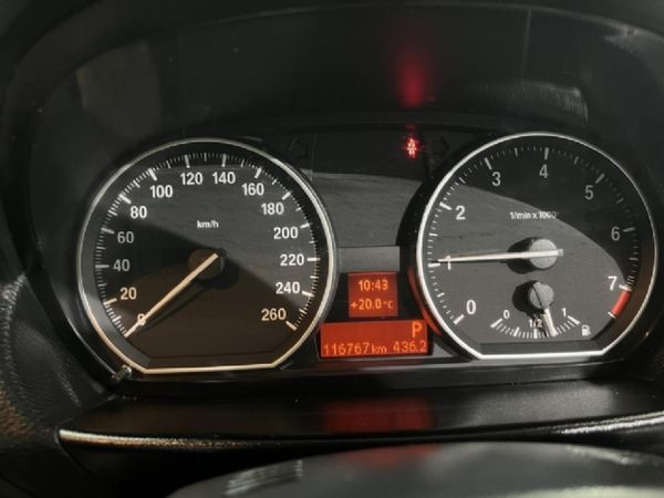 2011-BMW-1-Series-125i-Convertible-Auto image:19