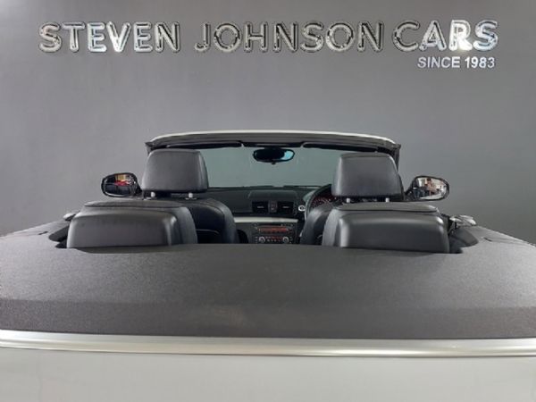 2011-BMW-1-Series-125i-Convertible-Auto image:6