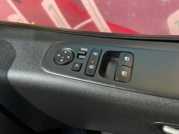 2022-Hyundai-Staria-22d-Elite-Auto image:17