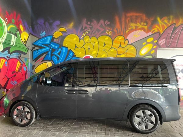2022-Hyundai-Staria-22d-Elite-Auto image:3