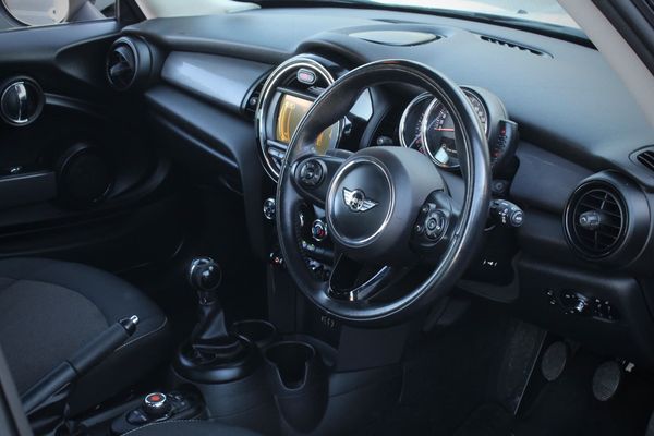 2014-MINI-Hatch-93000km image:12