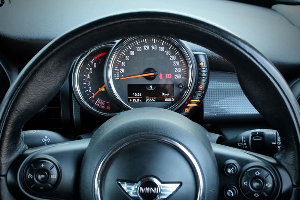 2014-MINI-Hatch-93000km image:14