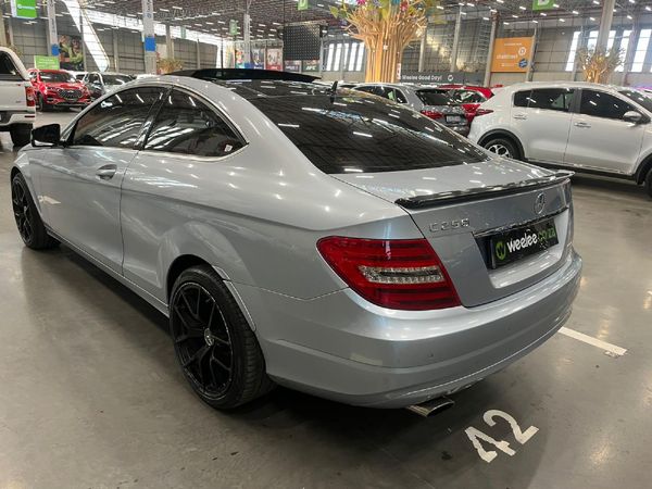 2013-Mercedes-Benz-C-Class-C-250-BE-Coupe-Auto image:4