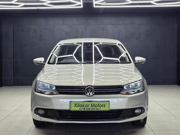 2011-Volkswagen-Jetta-VI-16-TDI-Comfortline image:1