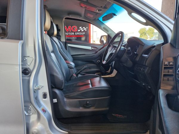 2019-Isuzu-D-Max-300-LX-Double-Cab image:11