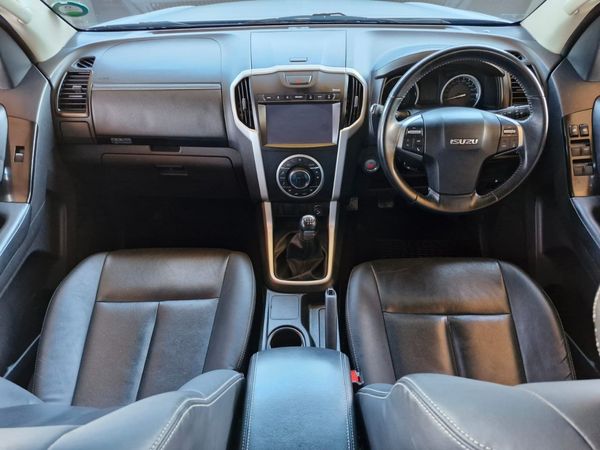 2019-Isuzu-D-Max-300-LX-Double-Cab image:14