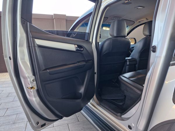 2019-Isuzu-D-Max-300-LX-Double-Cab image:15