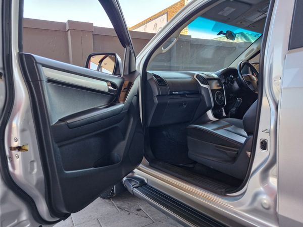 2019-Isuzu-D-Max-300-LX-Double-Cab image:17