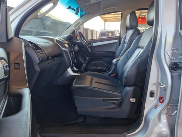 2019-Isuzu-D-Max-300-LX-Double-Cab image:18