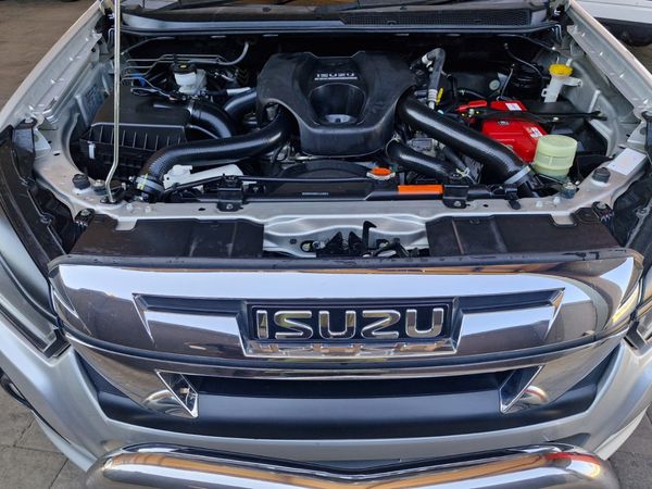 2019-Isuzu-D-Max-300-LX-Double-Cab image:8