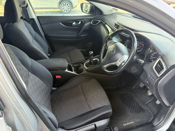 2015-Nissan-Qashqai-16-dCi-Acenta-AWD image:6