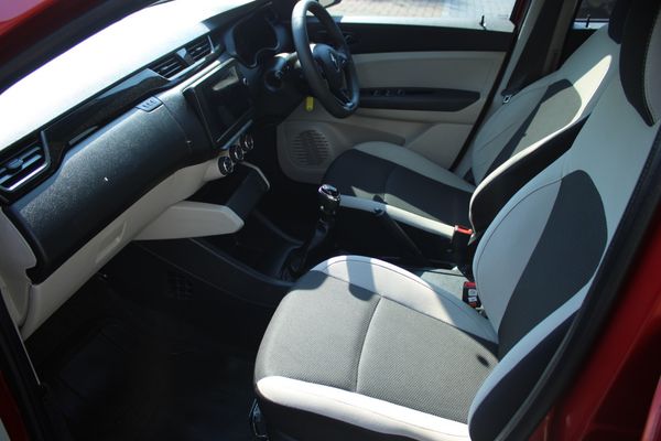 2022-Renault-Triber-10-Dynamique image:7