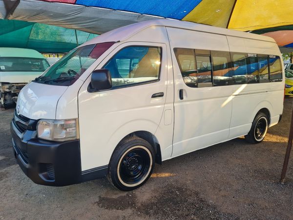 2019-Toyota-Quantum-16-seater image:9