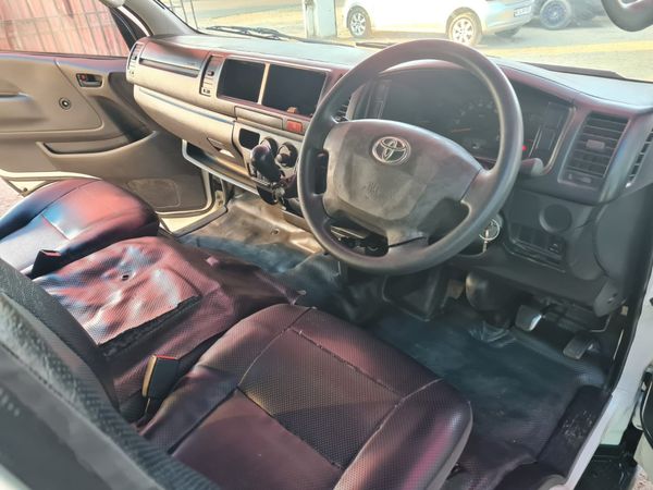 2019-Toyota-Quantum-16-seater image:20