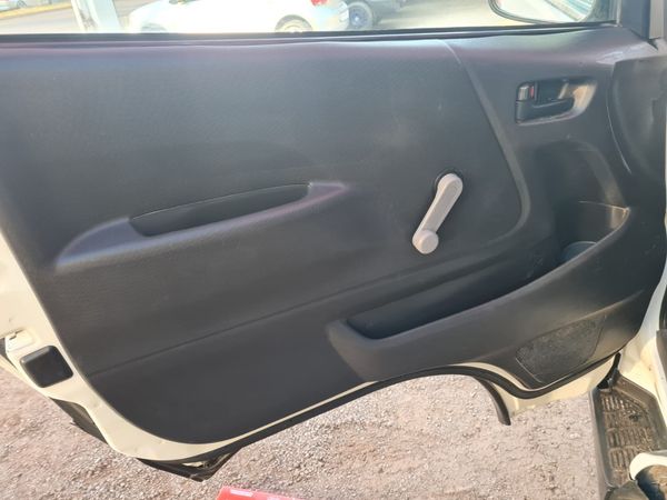 2019-Toyota-Quantum-16-seater image:25