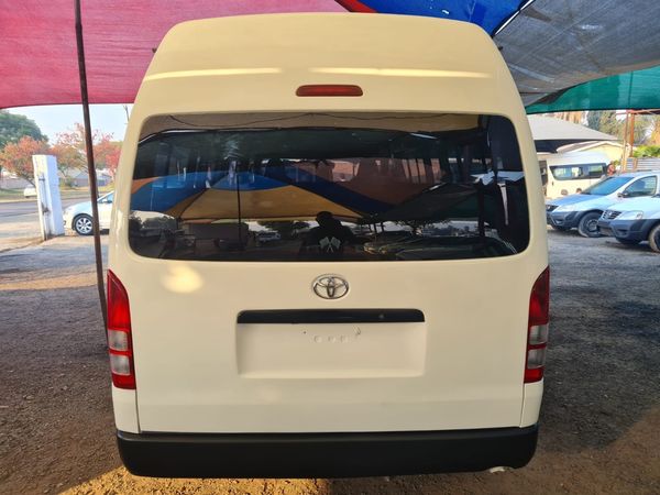 2019-Toyota-Quantum-16-seater image:2