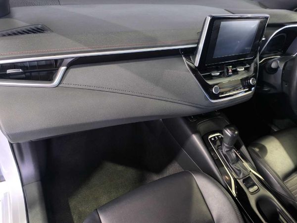 2025-Toyota-Corolla-18-XS-Hybrid-Auto image:10