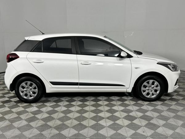 2020-Hyundai-i20-12-Motion image:17