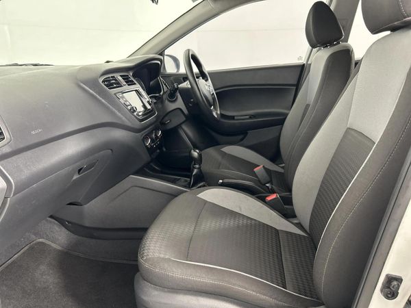 2020-Hyundai-i20-12-Motion image:8