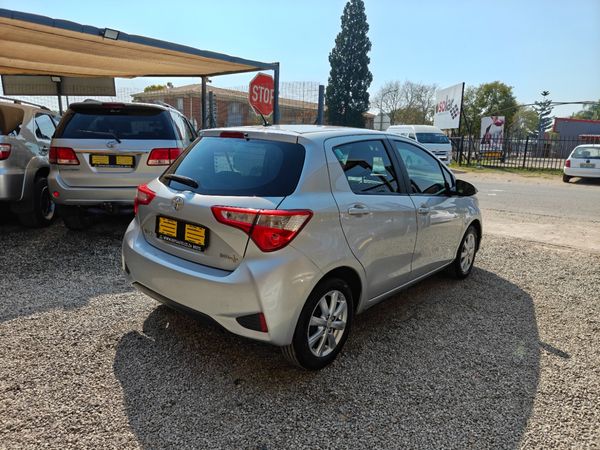 2017-Toyota-Yaris-10-Pulse-5-dr image:3