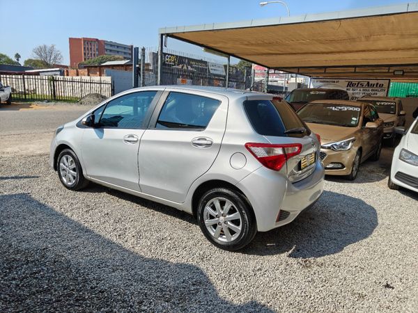 2017-Toyota-Yaris-10-Pulse-5-dr image:5