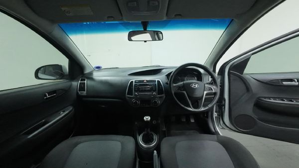 2013-Hyundai-i20-14-Glide image:10