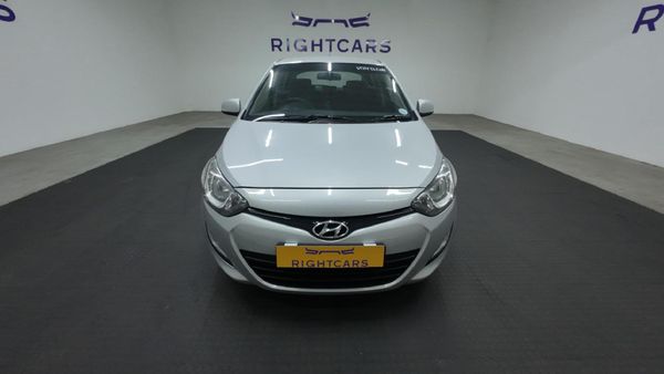 2013-Hyundai-i20-14-Glide image:1