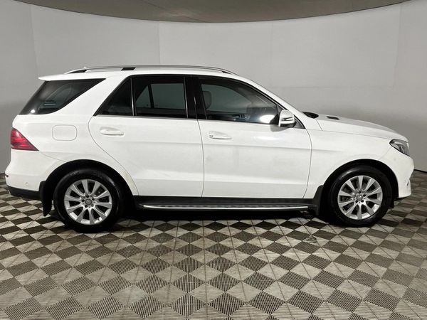 2016-Mercedes-Benz-GLE-250d-4Matic image:16