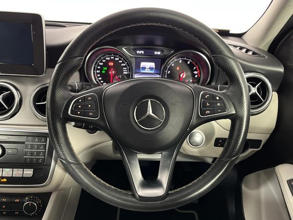 2017-Mercedes-Benz-GLA-200-Auto image:10