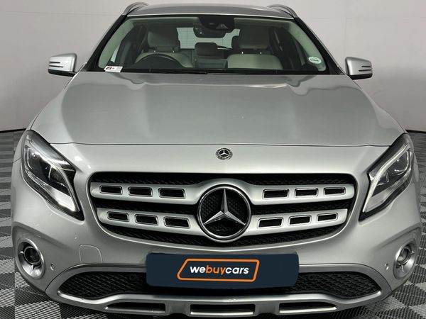 2017-Mercedes-Benz-GLA-200-Auto image:12