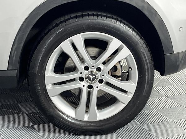 2017-Mercedes-Benz-GLA-200-Auto image:5