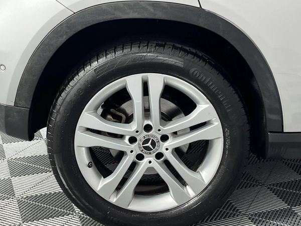 2017-Mercedes-Benz-GLA-200-Auto image:6
