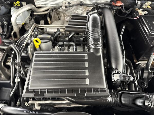 2020-Volkswagen-Golf-VII-14-TSI-Comfortline-Auto image:10