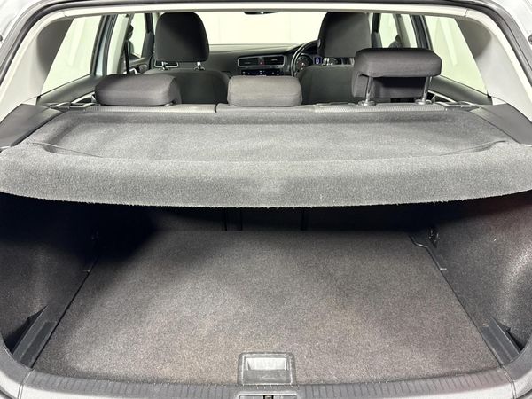 2020-Volkswagen-Golf-VII-14-TSI-Comfortline-Auto image:11