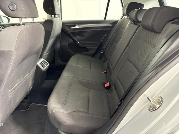 2020-Volkswagen-Golf-VII-14-TSI-Comfortline-Auto image:3