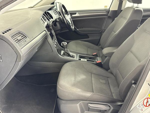 2020-Volkswagen-Golf-VII-14-TSI-Comfortline-Auto image:5