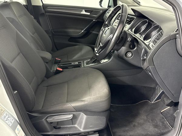 2020-Volkswagen-Golf-VII-14-TSI-Comfortline-Auto image:6