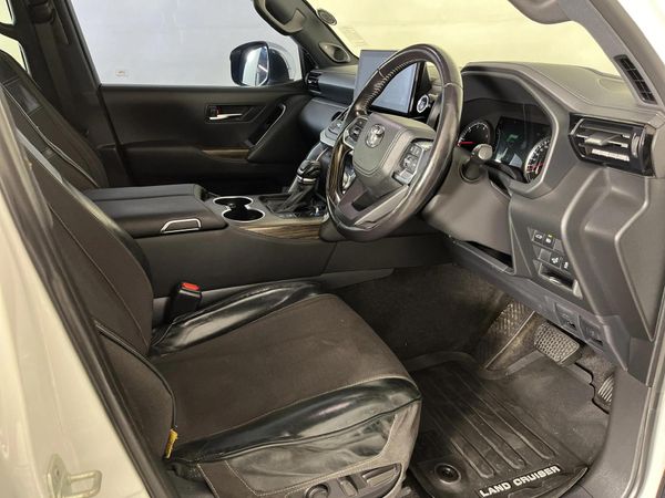 2023-Toyota-Land-Cruiser-300-V6-33-D-ZX image:9
