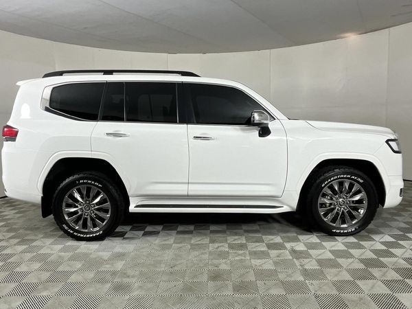 2023-Toyota-Land-Cruiser-300-V6-33-D-ZX image:18