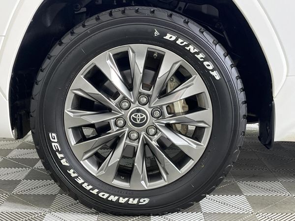 2023-Toyota-Land-Cruiser-300-V6-33-D-ZX image:4