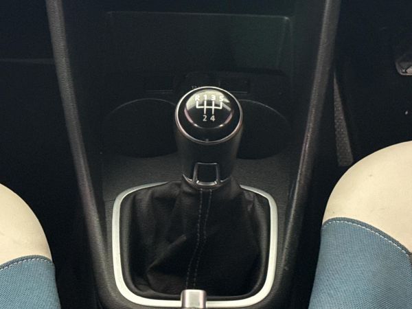 2021-Volkswagen-Polo-Vivo-14-Mswenko-5-dr image:9