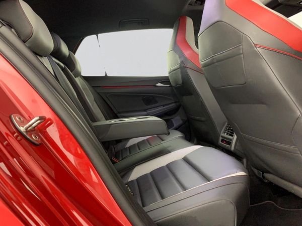 2022-Volkswagen-Golf-8-GTI-20-TSI-Auto image:10