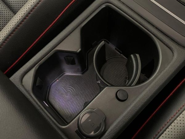 2022-Volkswagen-Golf-8-GTI-20-TSI-Auto image:8