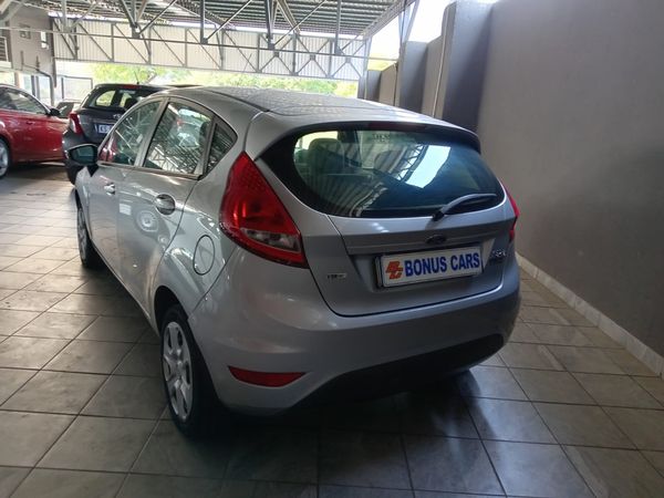 2012-Ford-Fiesta-16-TDCi-Ambiente-5-dr image:2