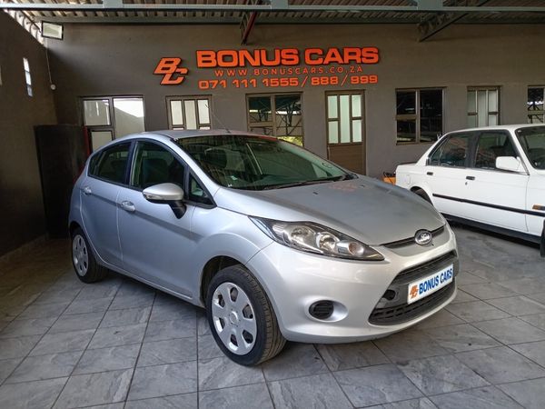 2012-Ford-Fiesta-16-TDCi-Ambiente-5-dr image:4