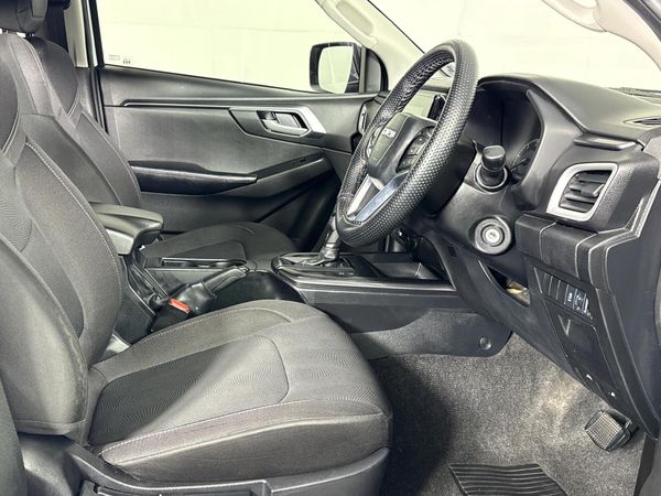 2023-Isuzu-D-Max-19-DDI-LS-4x4-Auto-Double-Cab image:9